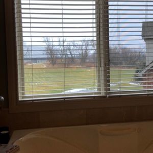 Meet your Posher, Suzanne